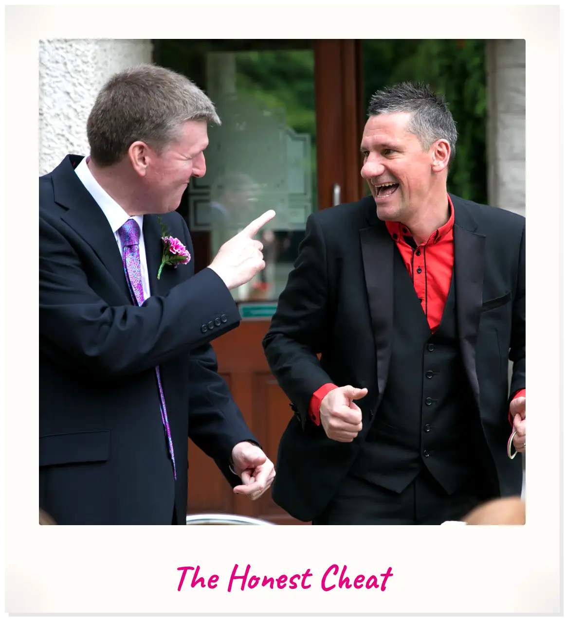 Dundee wedding entertainment. Close-up magic that amazes every guest